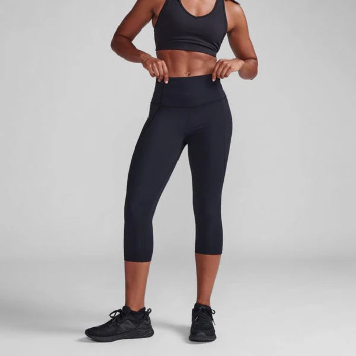 2XU Form Hi-Rise Comp 3/4 Tights - Optimal st&oslash;tte til l&oslash;b, k&oslash;b online og kom i gang med tr&aelig;ningen!