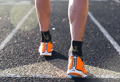 Lettere løbesko skærer minutter af maratontiden