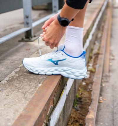 Test: Mizuno Wave Rider 28 og Mizuno Wave Sky 8 – Trofaste mængdetrænere med mærkbare forskelle