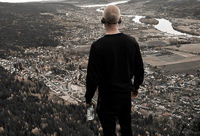 Musik på løbeturen forbedrer præstationen