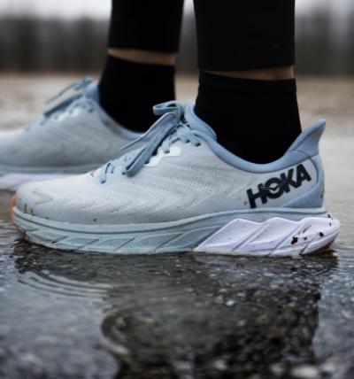 Test: HOKA One One Arahi 6 - let og komfortabel stabilitetssko!