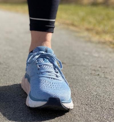 Test: Hoka One One Arahi 5 - Stabilitet og stødabsorbering i let indpakning