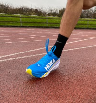 TEST: HOKA ONE ONE ROCKET X - LYNHURTIG LØBESKO MED CARBONPLADE