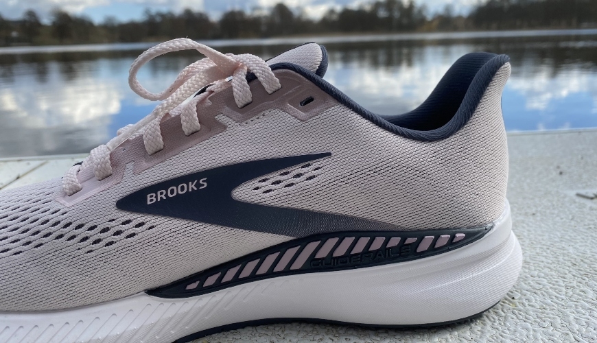Brooks Launch 8 GTS